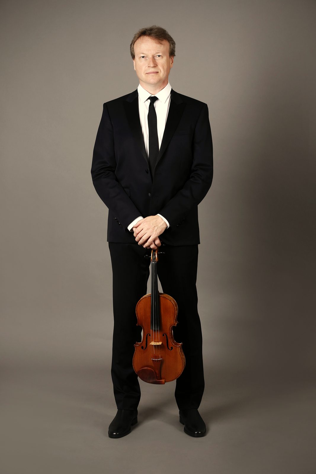 Pierre Lenert et son alto Jean-Baptiste Vuillaume